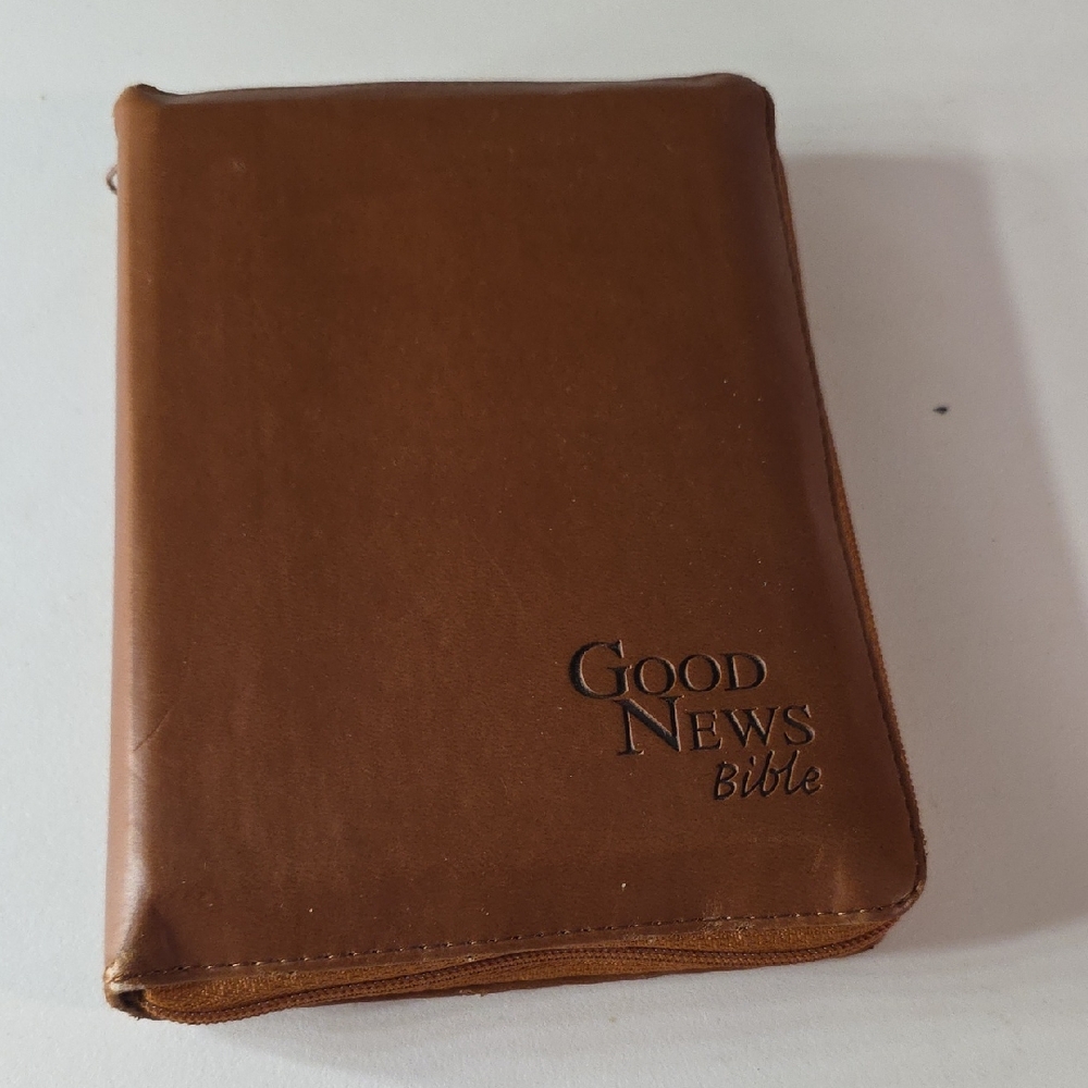 Brown Leather Good News Zippeted Bible